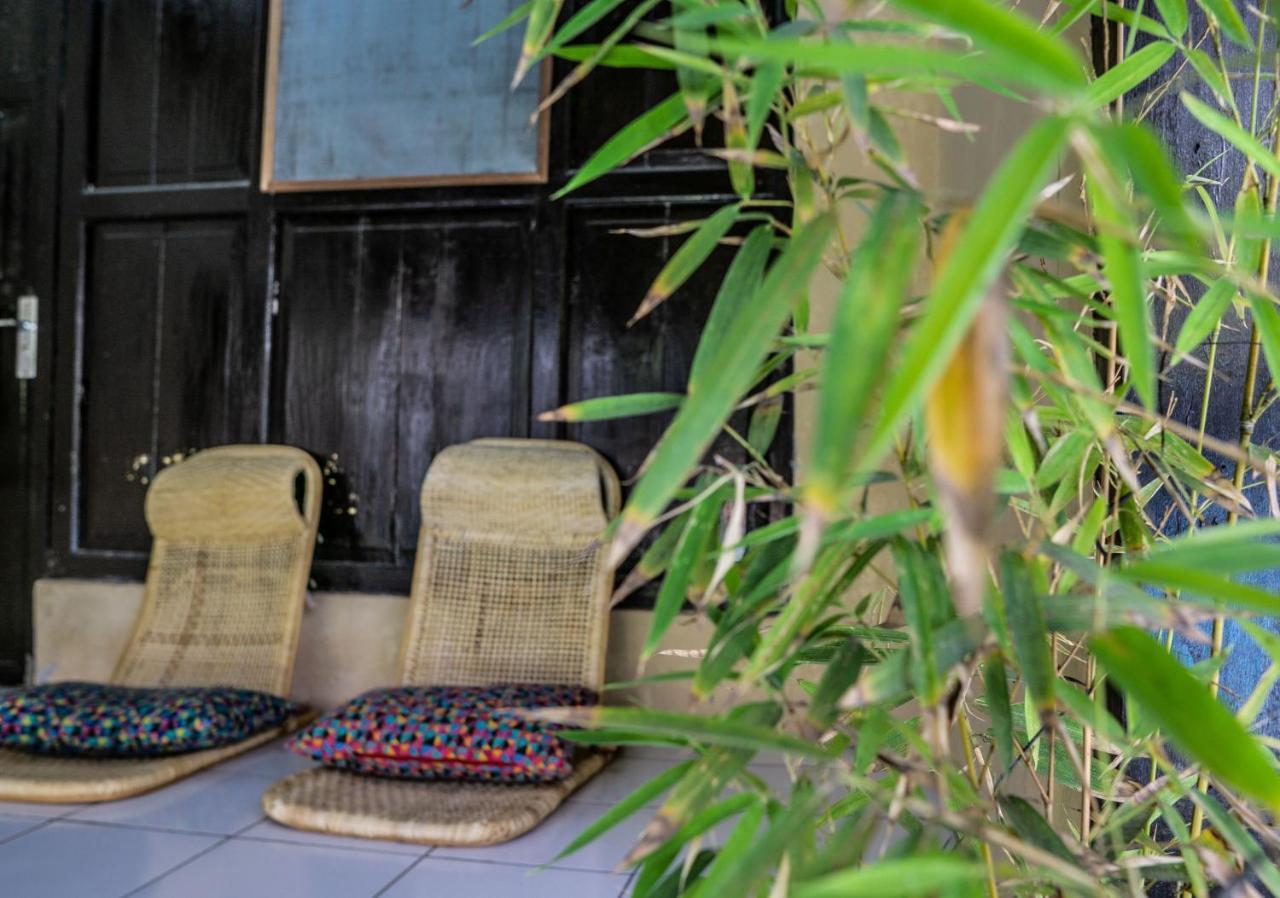 Losmanos Hostel Yogyakarta Bagian luar foto